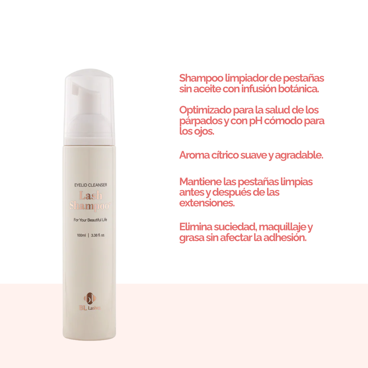 Botella de Lash Shampoo Plus BL Lashes con dosificador de espuma, muestra de espuma sobre fondo blanco, diseño profesional, concepto de limpieza profunda para extensiones de pestañas