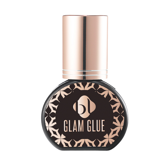 Descubre Glam Glue, el adhesivo perfecto para la técnica de volumen ruso en extensiones de pestañas. Con una viscosidad ideal y tiempo de secado flexible, es perfecto para técnicos profesionales. Disponible en BL Lashes.